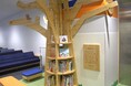 待合エリア改革！「手続き待ちの空間」が「絵本文化に触れる空間」へ
