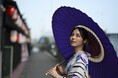 人気キャスターとして活躍中・中川絵美里が趣味のカメラで仲間を撮影する連載『そっと、切り取る』第三回目の被写体は山本萩子!!