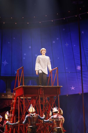 2019年『ピピン』舞台写真 2019年『ピピン』舞台写真