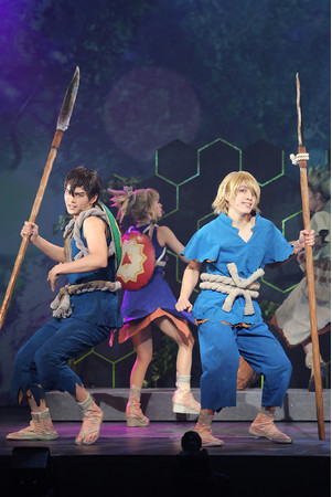 (C)米スタジオ・Boichi/集英社・「Dr.STONE」THE STAGE製作委員会 (C)米スタジオ・Boichi/集英社・「Dr.STONE」THE STAGE製作委員会