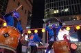 ブルーマン、歌舞伎町BON ODORIに電撃参戦!東京おとめ太鼓とのコラボで会場が熱狂!