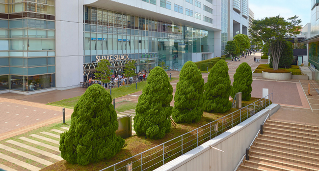 新宿サザンテラス広場 新宿サザンテラス広場