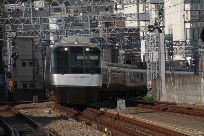 特急ロマンスカー・EXEα（３００００形）.jpg