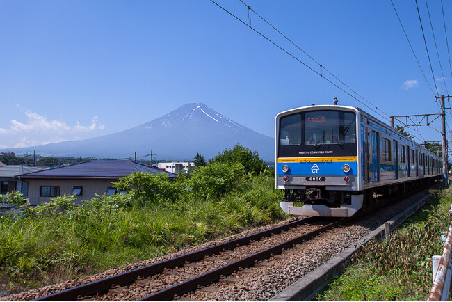 富士山と富士急行６０００系