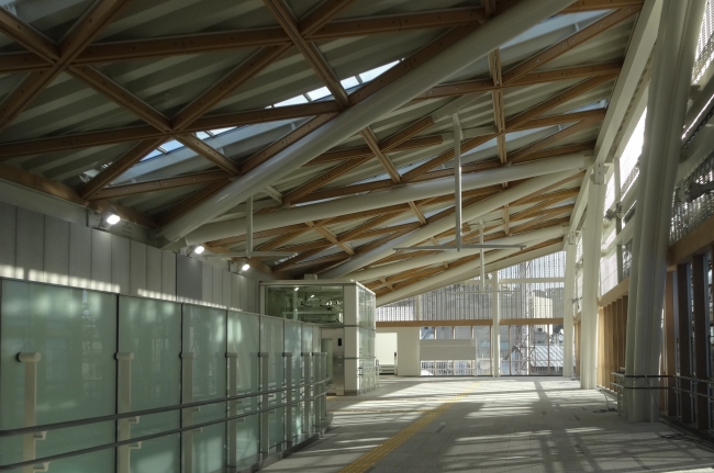 構築が進む新しい代々木八幡駅 改札口内コンコース 