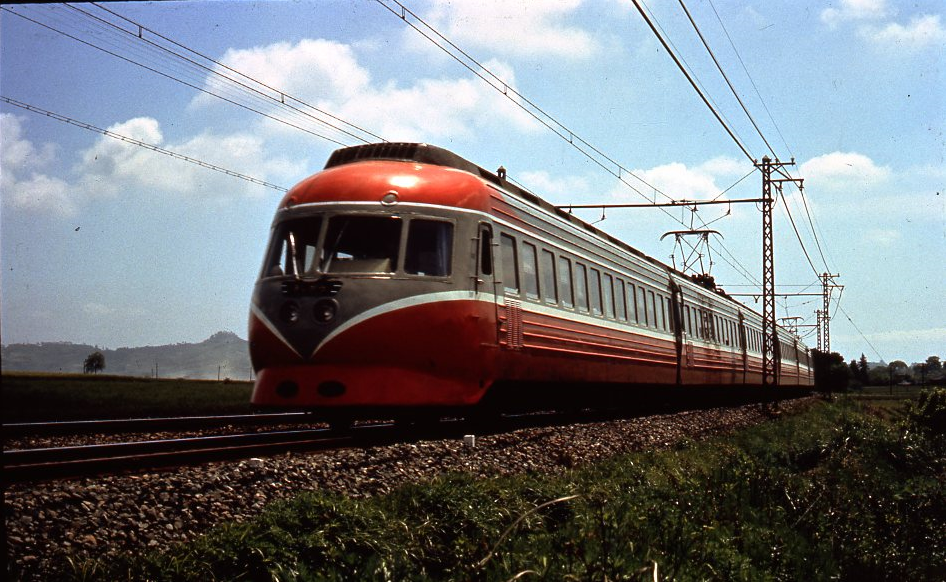 ロマンスカー・ＳＥ（３０００形）とＧＳＥ（７００００形）が 