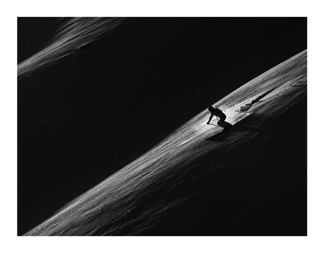 水谷章人〈白銀の閃光〉より 1981年　鹿島槍国際スキー場 Skier 村里敏彰 ©Akito Mizutani