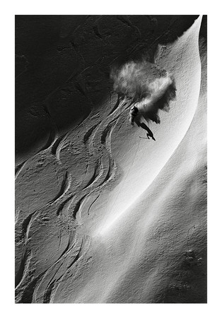 水谷章人〈白銀の閃光〉より 1984年　北アルプス・立山 Skier 細野 博 ©Akito Mizutani