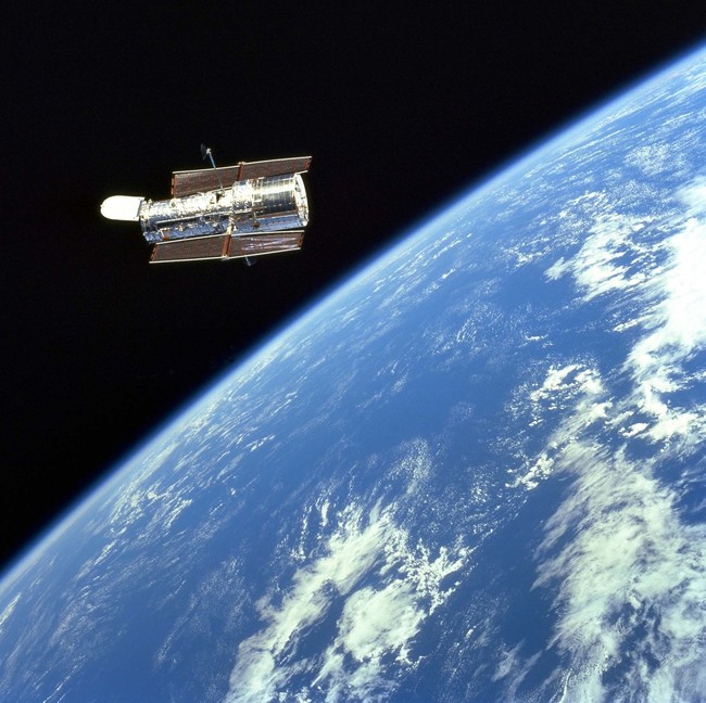 地球の周回軌道上に設置された“天文台” ハッブル宇宙望遠鏡 Credit NASA ESA