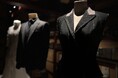 オリジナルの生地をテーラリング技術で貼り合わせ、独自の人体構造学に基づいたオートクチュールを制作する高松太一郎の個展を開催します。