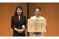厚生労働省から『高齢者デジタル支援と健康促進活動』を称され表彰頂く。現役看護師ならではの気配りと工夫でオンラインの障壁をなくし、3年間で延べ568人の高齢者等が「オンライン学級会」に参加。