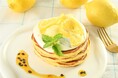 【Buttery Cafe】夏限定レモンクリームたっぷりのもちもちパンケーキ&カヌレパフェなど8月1日より新発売!