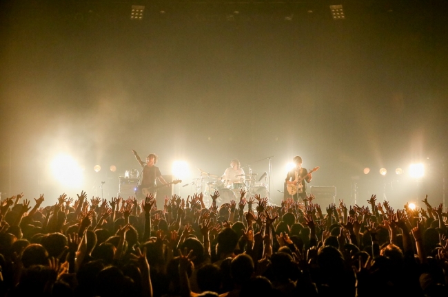 ヒトリエ Unison Square Garden ツーマンイベント Nexus Vol4 灼熱の赤坂大盛況で終了 株式会社ソニー ミュージックレーベルズのプレスリリース