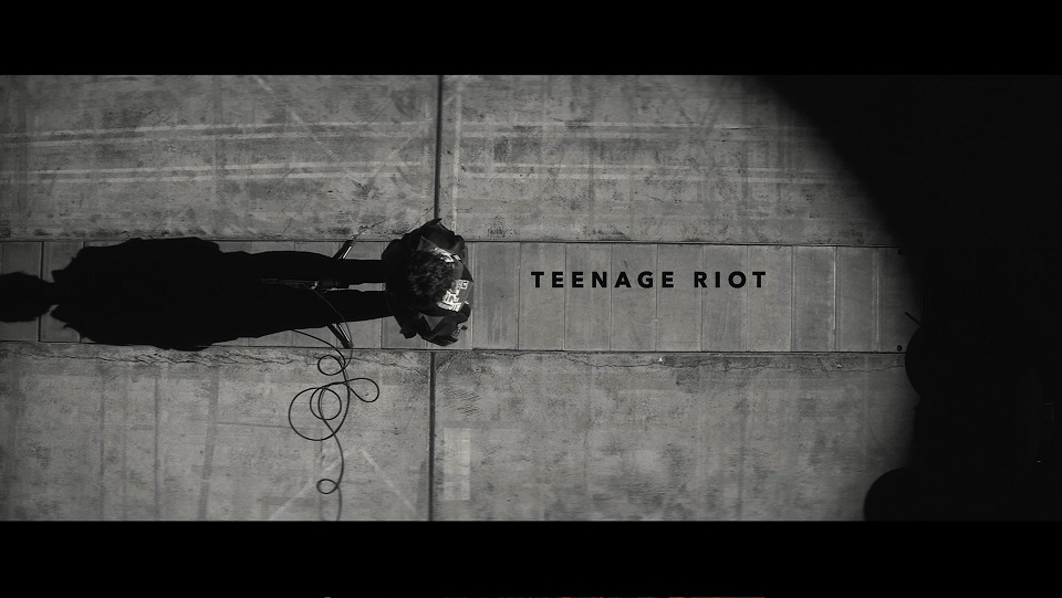 米津玄師 初のモノクロmv Teenage Riot 解禁 幕張公演でmv先行上映 株式会社ソニー ミュージックレーベルズのプレスリリース