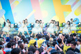 指原莉乃プロデュース「≒JOY」。 TOKYO IDOL FESTIVAL 2025にて、野外メインステージ「HOT STAGE」に登場し、フェスならではの熱いライブパフォーマンスを披露!