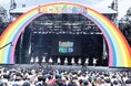 指原莉乃プロデュースのアイドルグループ =LOVE。茨城県・国営ひたち海浜公園にて開催中の野外音楽フェス「LuckyFes’25」 に出演!解放感ある野外ステージにて熱気溢れえるパフォーマンスを披露!