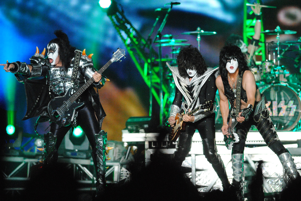 ついに来た！結成40周年を迎えたロックバンドKISSの日本武道館公演をWOWOWで生中継！｜株式会社WOWOWのプレスリリース