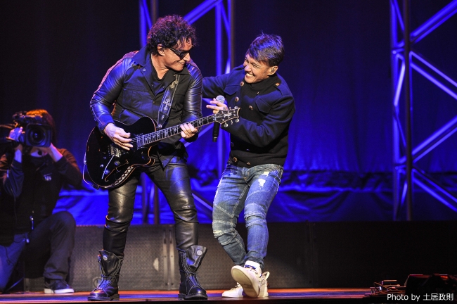 ジャーニー、世界初となる名盤『エスケイプ』と