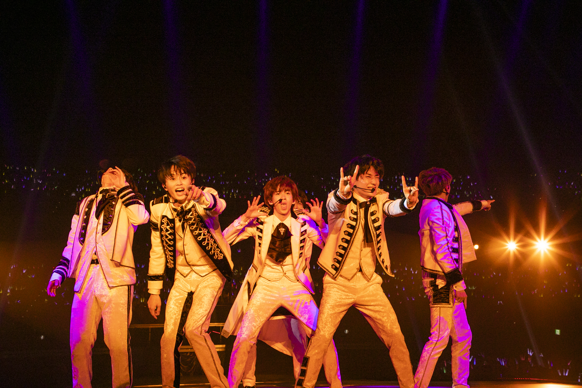 新体制でアリーナツアーに初挑戦した超特急 360度ステージでノンストップの歌とダンス ファンとの絆に感動 6 30 土 ｗｏｗｏｗでオンエア 株式会社wowowのプレスリリース