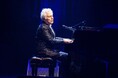 ディズニー音楽の巨匠、アラン・メンケンの半生と名曲を紡ぐアラン・メンケン ソロコンサート「ホール・ニュー・ワールド・オブ・アラン・メンケン」オフィシャルレポート到着!