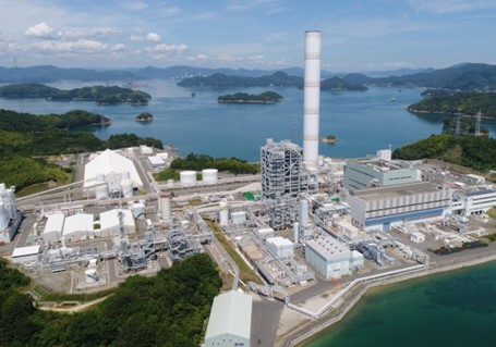 図　実証試験プラント全景（広島県豊田郡大崎上島町、中国電力（株）大崎発電所内）