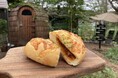 【小麦の奴隷 ときがわ町店(埼玉県)】ブランド唯一の"泊まれるパン屋”がオープン3周年!サウナ飯にぴったりのスパイシーな「サウナパン」2024年10月12日から14日まで期間限定で登場