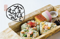 かまぼこの里の名物弁当が誕生!一番人気「あげかま」を贅沢に使用した出汁むすび『かまぼこむすび』