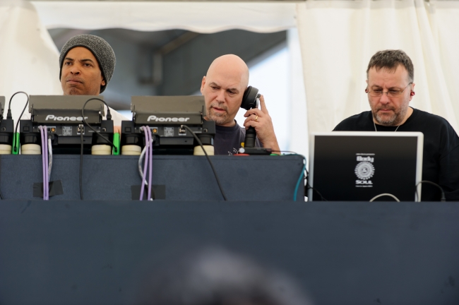 DJ