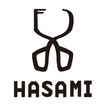 長崎県の地域ブランドとして人気を集めている『HASAMI』のロゴマーク。焼き物をつくる際に使用するハサミのかたちをシンボル化している。