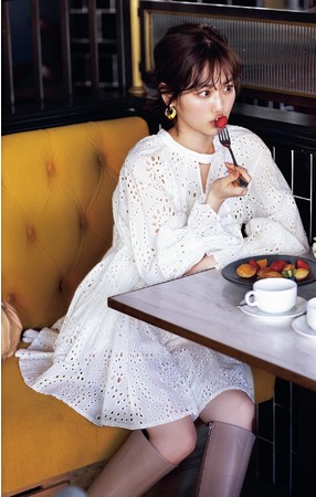 山下美月 宮本茉由が Cancam ファッション特集で あざとかわいい コーデ 株式会社小学館のプレスリリース