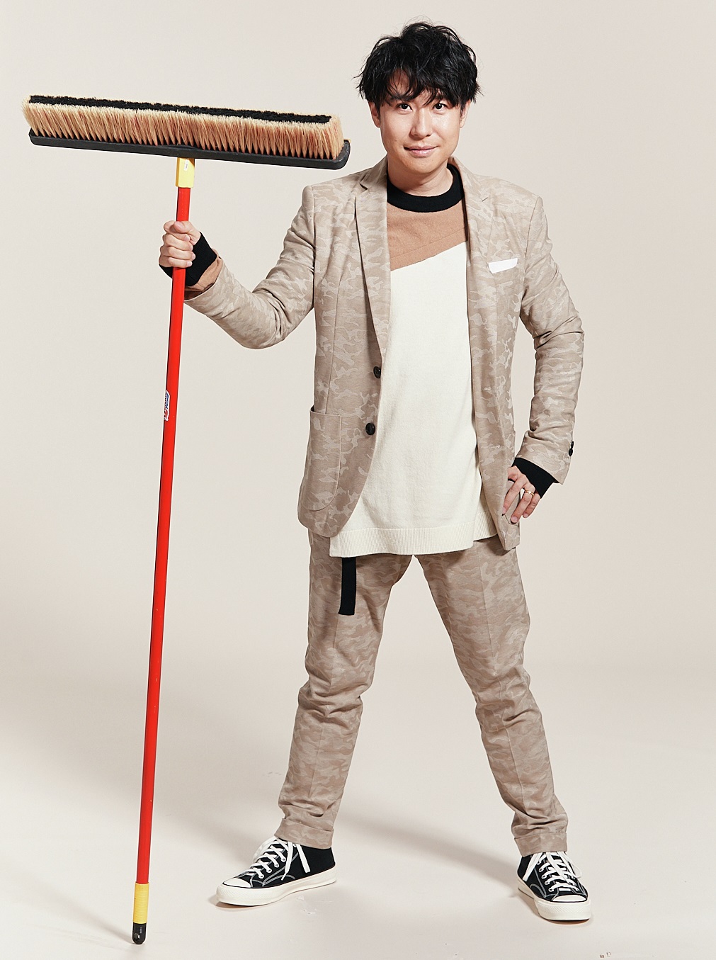 声優 鈴村健一 ファッション誌で アドリブ 撮影 舞台さながらエンタメ披露 株式会社小学館のプレスリリース