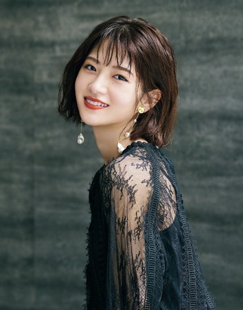 会場には若月佑美さんの大型ポスターを掲出