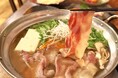 柔らか馬肉と特製出汁の「はりはり鍋」冬季限定で提供開始！【大衆馬肉酒場 馬王 堺筋本町店】