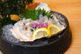 気温30℃を超える季節に。牡蠣をシャリっと味わう夏限定『牡蠣のルイベ』が登場｜牡蠣と海鮮 にほんいち 堺筋本町店