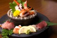 帰省前に北海道のごちそうを。名物「漁師町の刺身盛り」を390円でご提供｜北海道海鮮 にほんいち 福島店