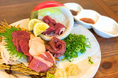 〈半額〉馬刺しファン必見!馬刺し5種盛りが1,300円(税込)で楽しめる「馬王の日」新登場!【大衆馬肉酒場 馬王 十三店】