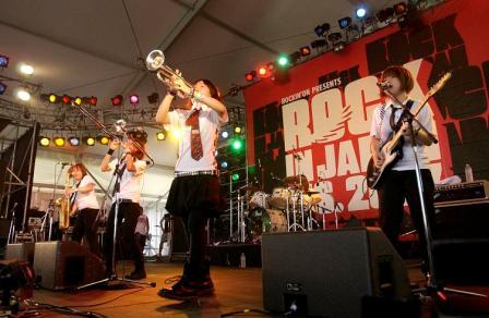 オレスカバンド Rock In Japan Festivalで渡米目前ライブ 株式会社ソニー ミュージックエンタテインメントのプレスリリース