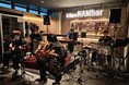 ロックバンド・アンダーグラフ　全編インストゥルメンタルライブ「Enjoy & Relax with Music by UNDER GRAPH」映像を館内上映