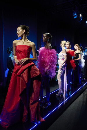 メインイベントである「Caroline’s Couture」のファッションショー メインイベントである「Caroline’s Couture」のファッションショー