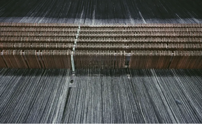 尾州地域の工場で織りあげられるウール