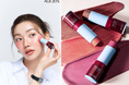 韓国のメイクアップブランド「AGE20’S」から新登場！ ひと塗りで多幸感溢れるツヤ感を演出する『スリークグレーズブラッシュスティック』が登場