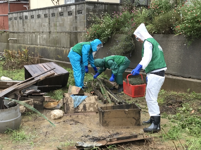 瓦礫の撤去