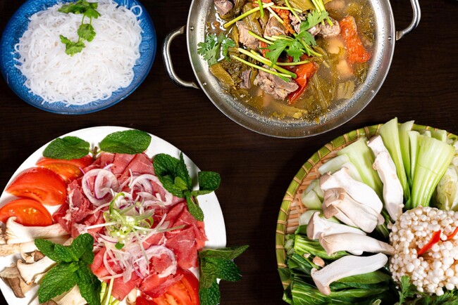 ベトナム高菜漬鍋（3～4人前）＜だしスープ・豚肉・野菜＞ 5000円