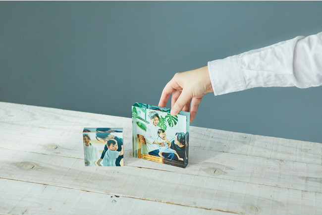想い出の写真を透明感と立体感のあるアクリルキューブに 想い出の写真を透明感と立体感のあるアクリルキューブに
