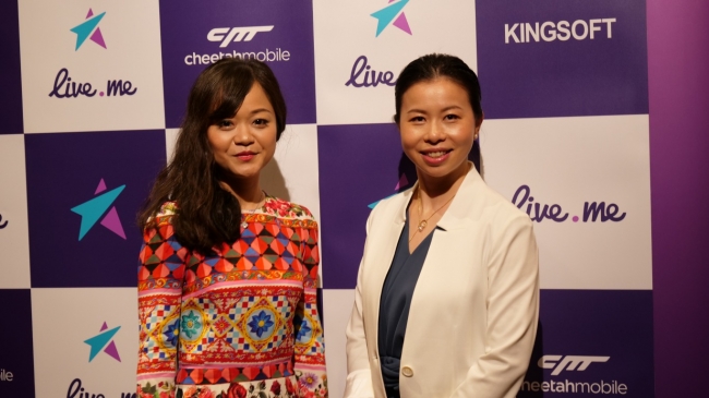 キングソフト 代表取締役社長 兼 CEO 馮 達（写真右）と、Live.me, Inc. CEO 何 雁丹（写真左）