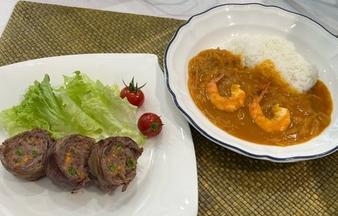 ビーフガランチン(左)とプラウンカレーライス(右) ビーフガランチン(左)とプラウンカレーライス(右)