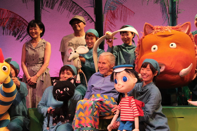 原作者・ガネットさん来日観劇時の様子 原作者・ガネットさん来日観劇時の様子