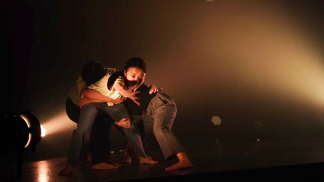 前回公演『人生参観』より 前回公演『人生参観』より