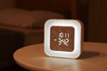 スマホに頼らない朝の目覚め。多機能な「置き型デジタル時計」新登場！