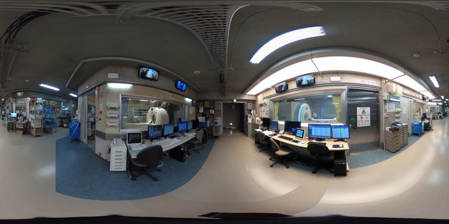 スタジオを見渡せる360度画像